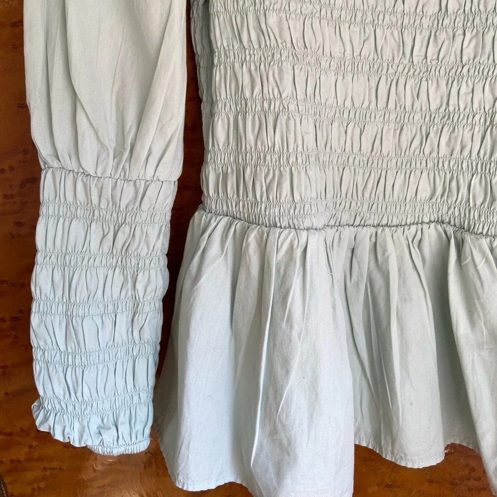 H&M Ruffle Top - Picture 3 of 4